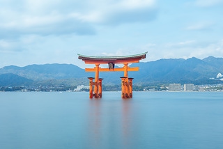 日本廣島岩島神社海上鳥居