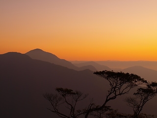 黃昏的群峰