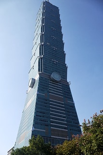 擎天一柱  Stick into the sky !